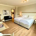 Royal Hotel 4*