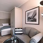 Royal Hotel