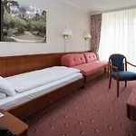 Royal Hotel