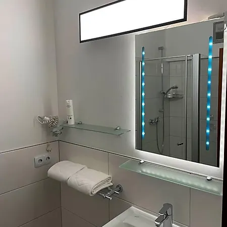מלון Royal 4*