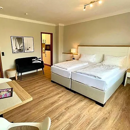 Royal 4*