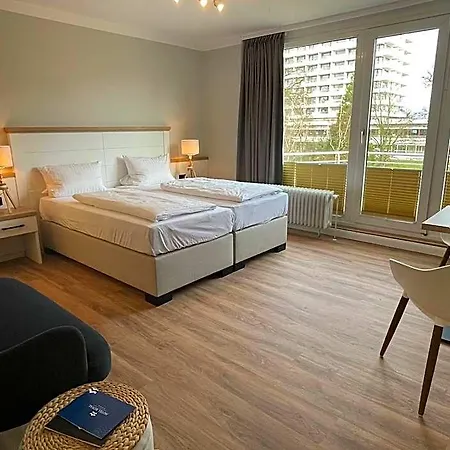 Отель Royal 4*